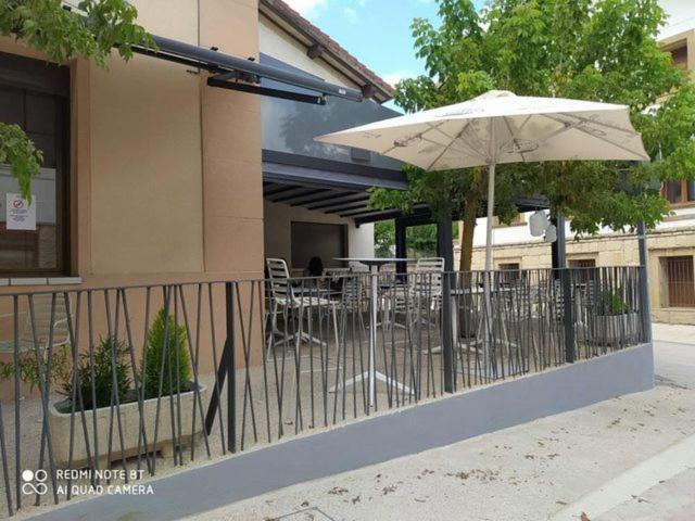 Hostal Restaurante Ibaisek Zudaire Bagian luar foto